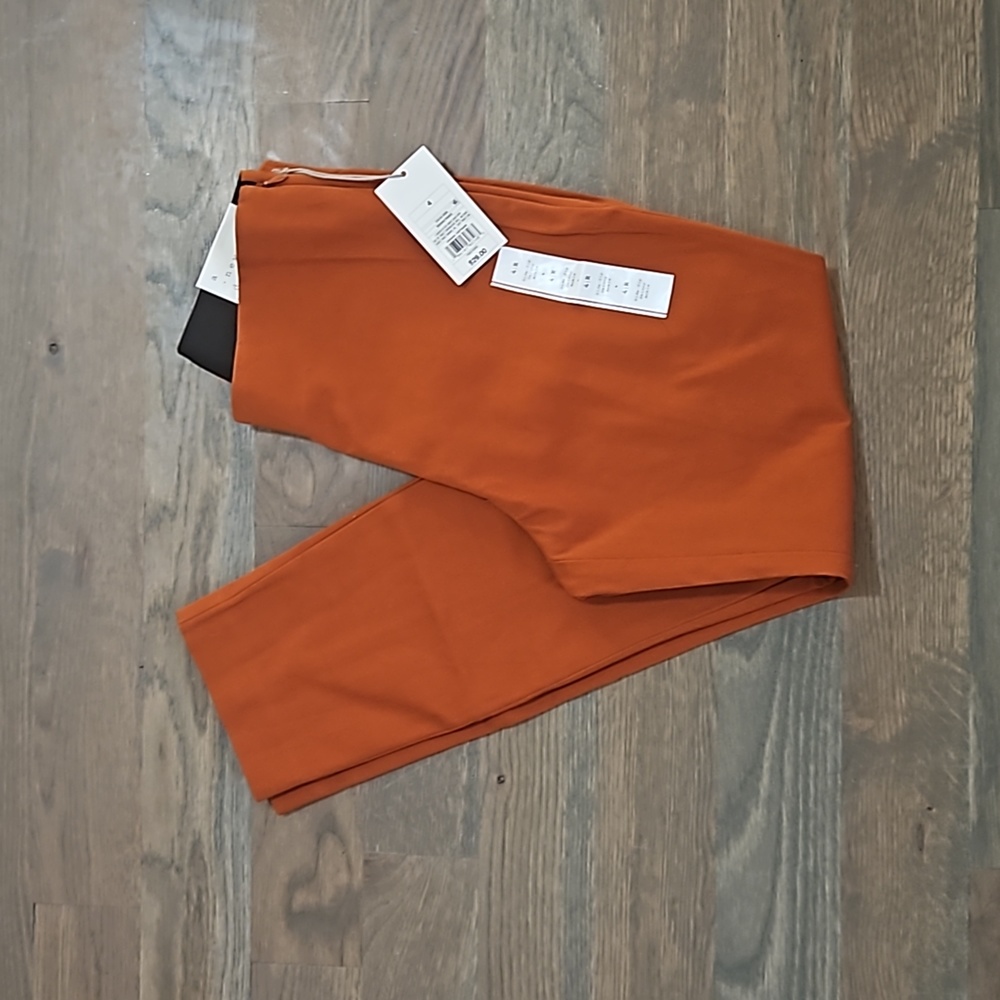 💥SALE NWT Skinny ankle,  a new day high rise, fitted hip & thigh.